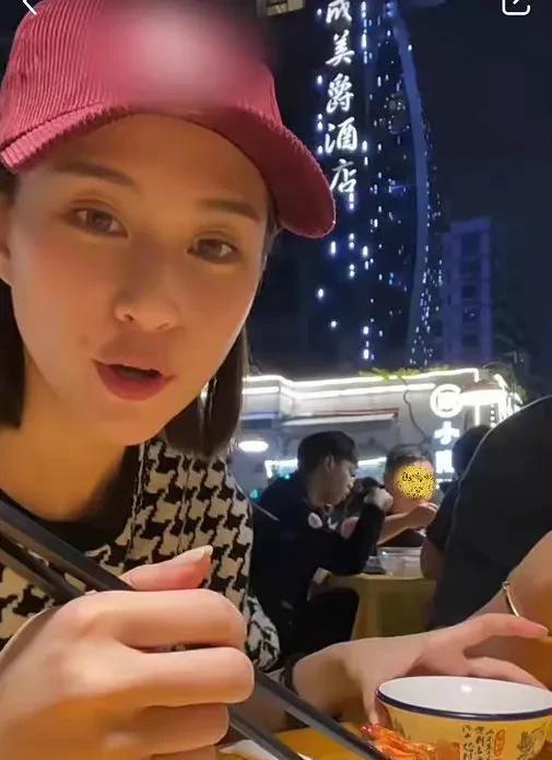 娱乐圈吃瓜小程序是什么,揭秘明星幕后故事,一键掌握娱乐资讯!